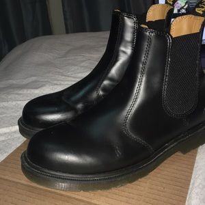 Dr martens Chelsea boots